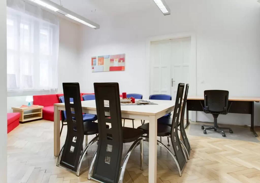 Charles Central Apartment براغ الغرفة الصورة